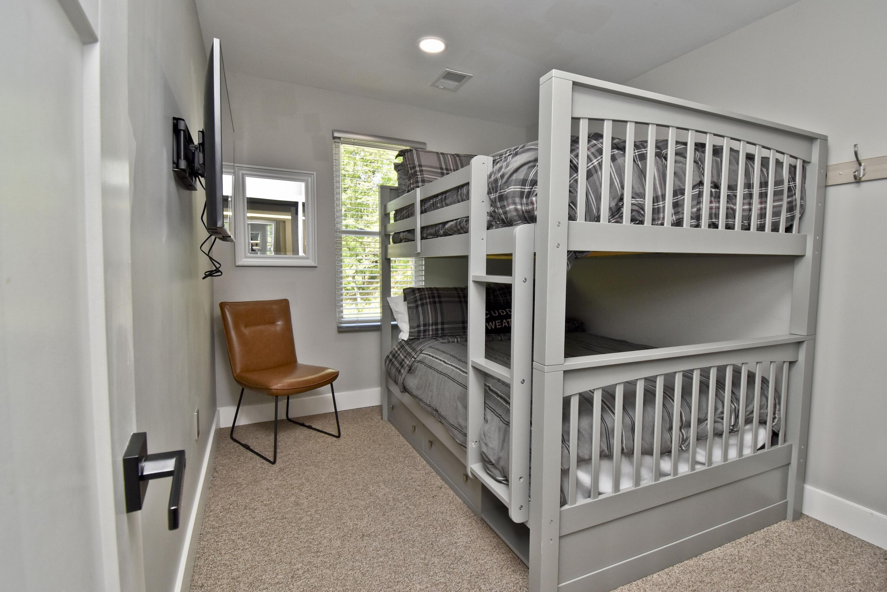 1104 Buttermilk Falls Road East Stroudsburg, PA 18301 - Photo 28 of 73 8 Bed (1)