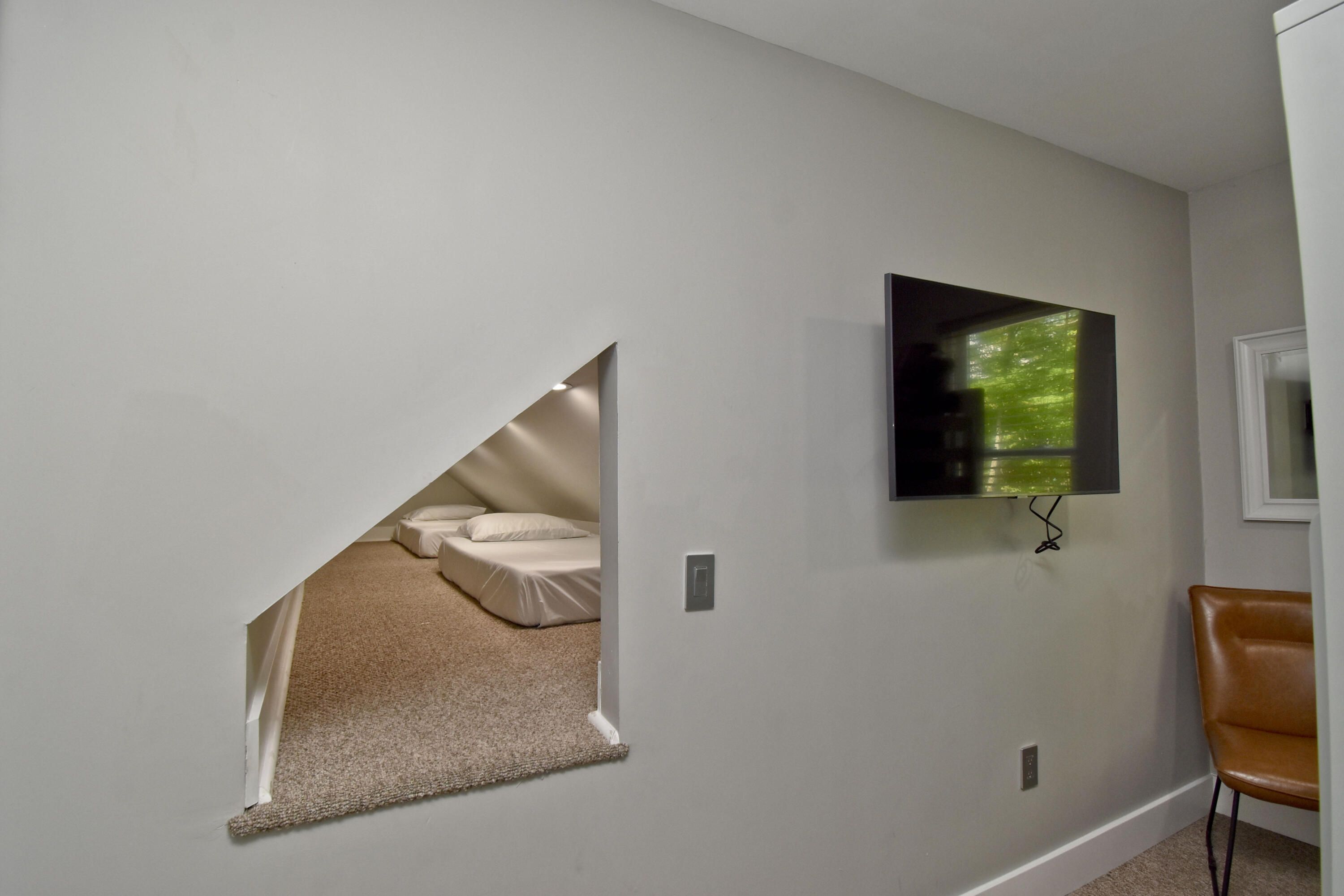 1104 Buttermilk Falls Road East Stroudsburg, PA 18301 - Photo 29 of 73 8 Bed (2)
