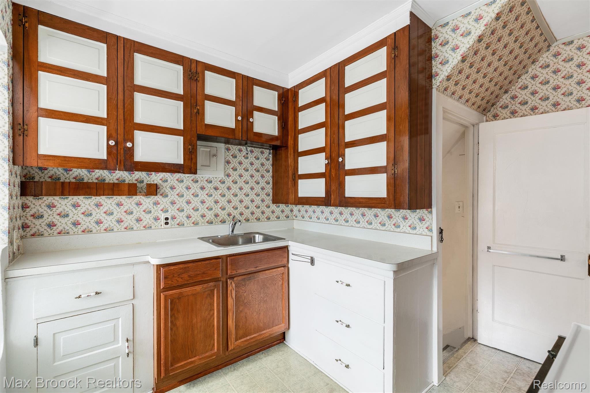 37 Hanover Road Pleasant Ridge, MI 48069 - Photo 13 of 41 Kitchen
