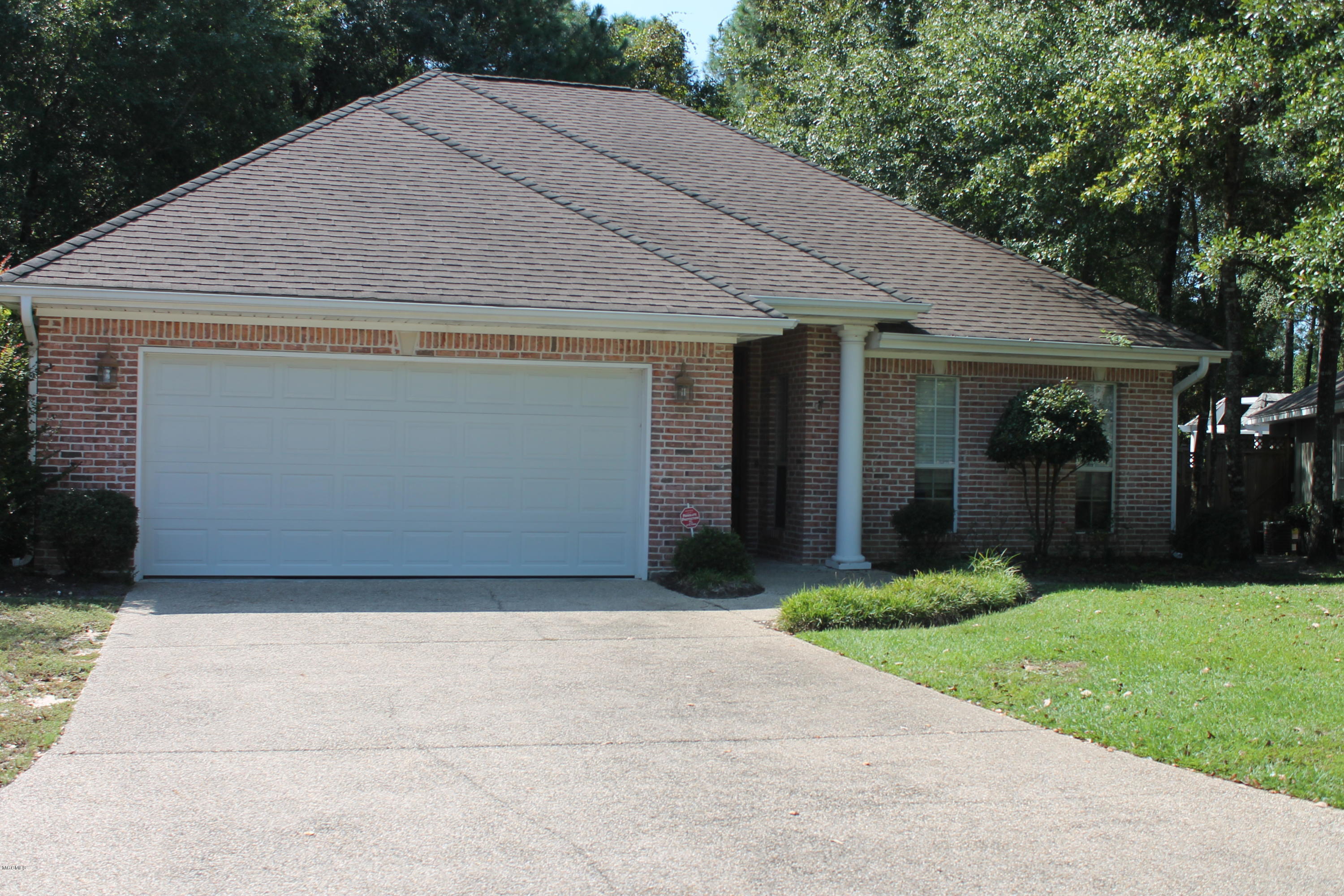 2535 Rue Palafox Biloxi, MS 39531 - Photo 1 of 13 Front exterior