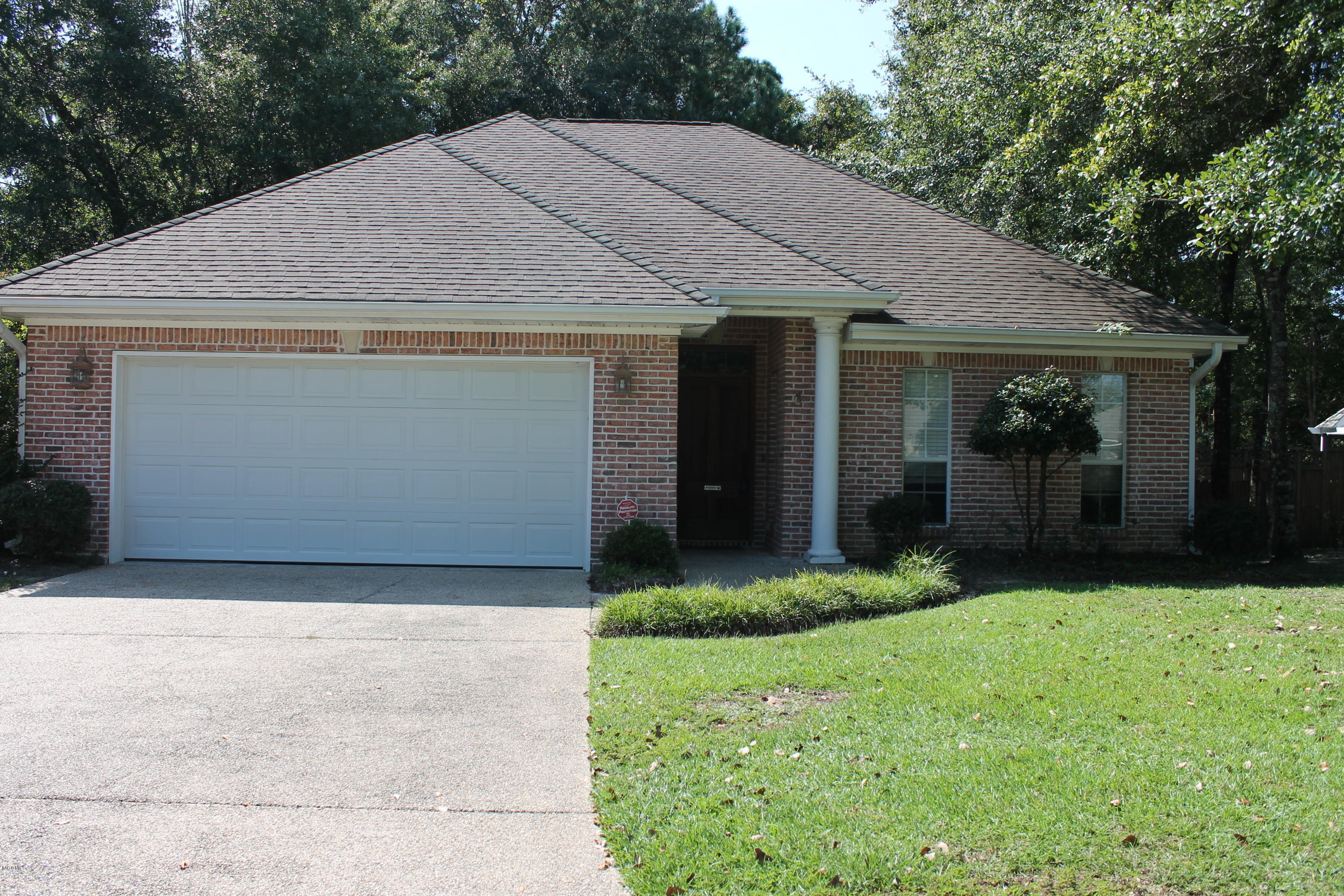 2535 Rue Palafox Biloxi, MS 39531 - Photo 2 of 13 Front exterior