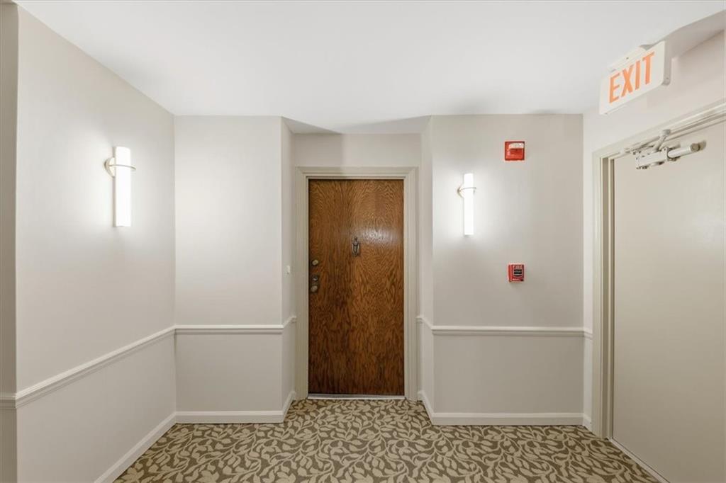 3530 Piedmont Road Northeast, Unit F2 Atlanta, GA 30305 - Photo 2 of 50 a bathroom with a sink