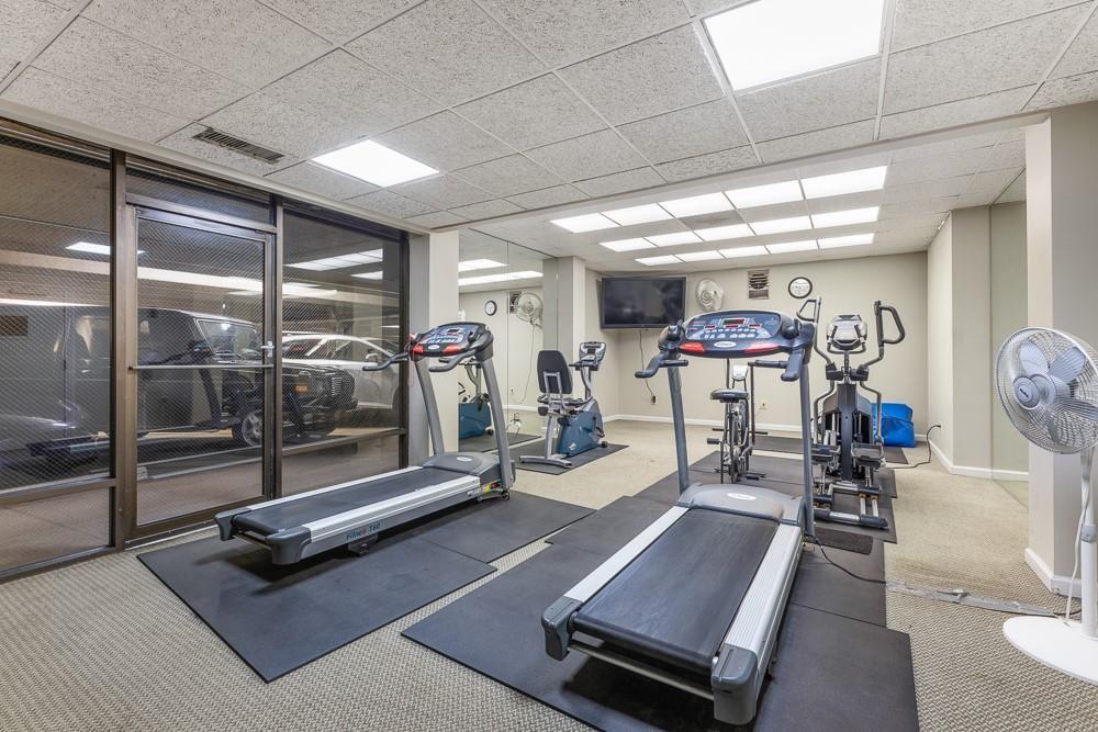 3530 Piedmont Road Northeast, Unit F2 Atlanta, GA 30305 - Photo 46 of 50 a room with gym equipment