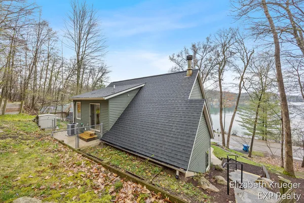 $650,000 | 5217 South Centerline Road, Newaygo, MI 49337
