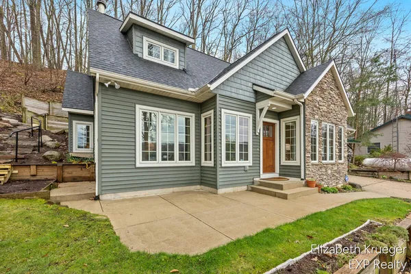 $650,000 | 5217 South Centerline Road, Newaygo, MI 49337