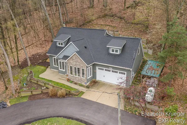 $650,000 | 5217 South Centerline Road, Newaygo, MI 49337