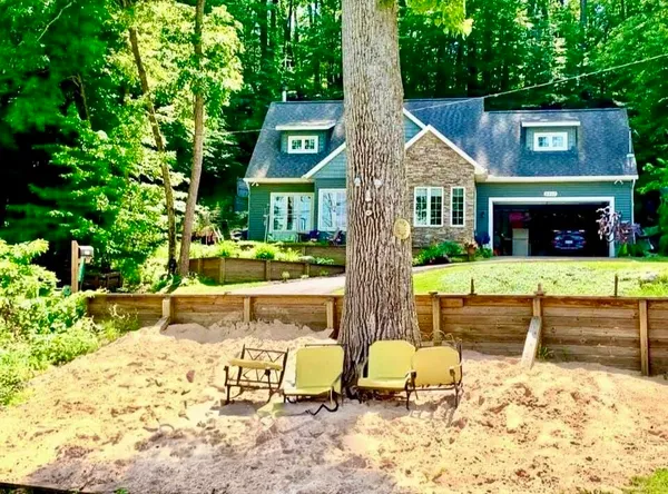 $650,000 | 5217 South Centerline Road, Newaygo, MI 49337