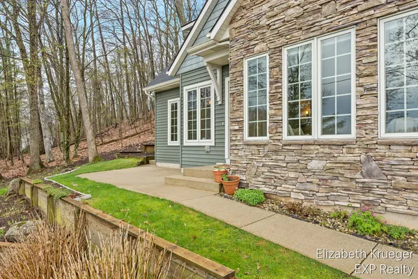$650,000 | 5217 South Centerline Road, Newaygo, MI 49337