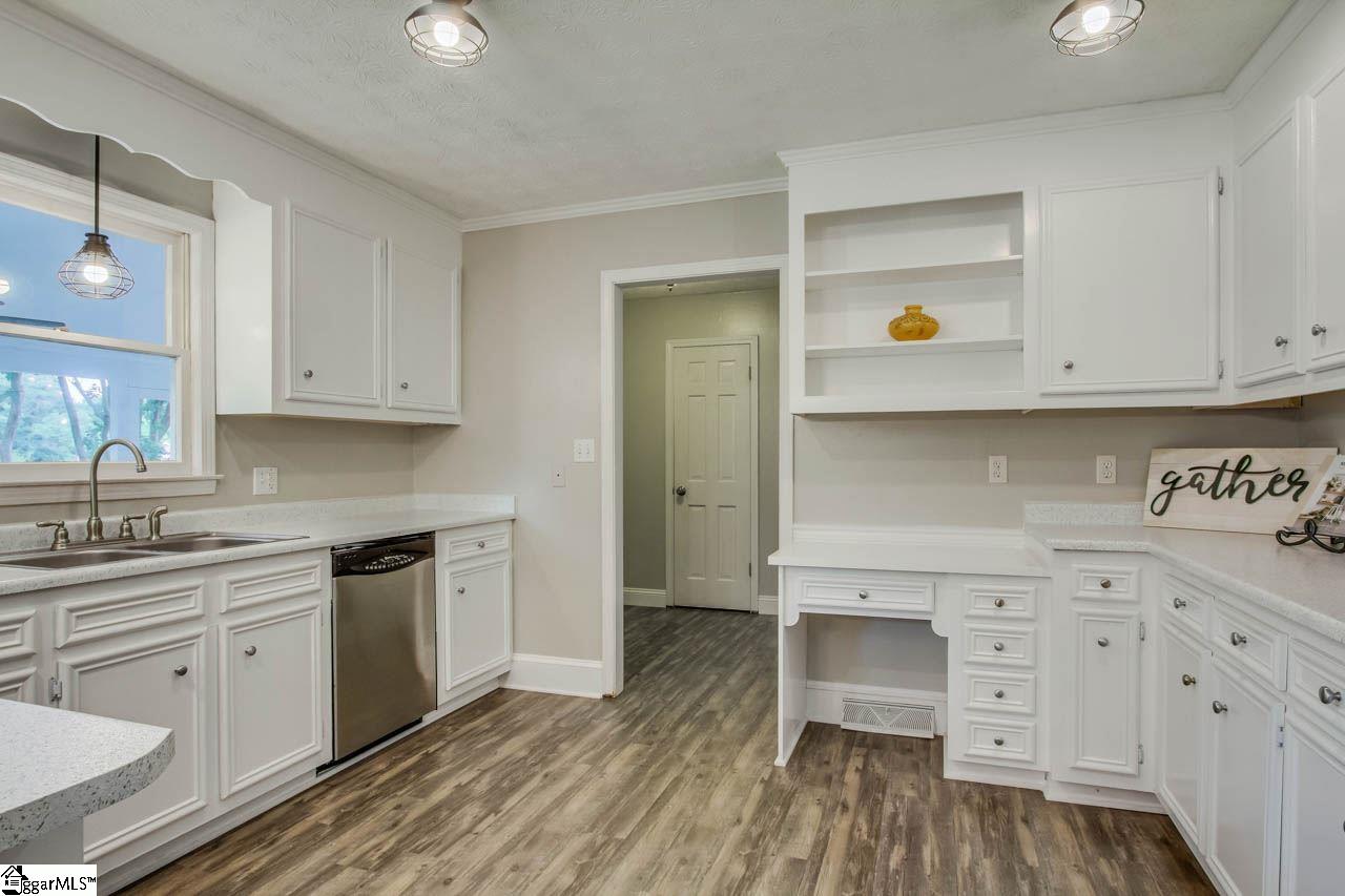 306 Timbrooke Way Easley, SC 29642 - Photo 13 of 36 Gallery Image 13
