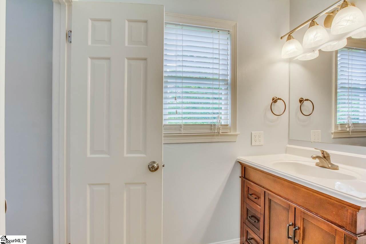 306 Timbrooke Way Easley, SC 29642 - Photo 21 of 36 Gallery Image 21