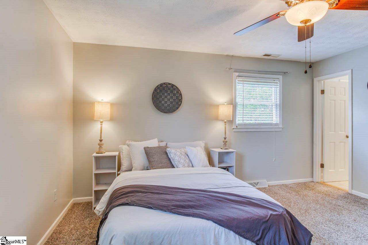 306 Timbrooke Way Easley, SC 29642 - Photo 4 of 36 Gallery Image 4
