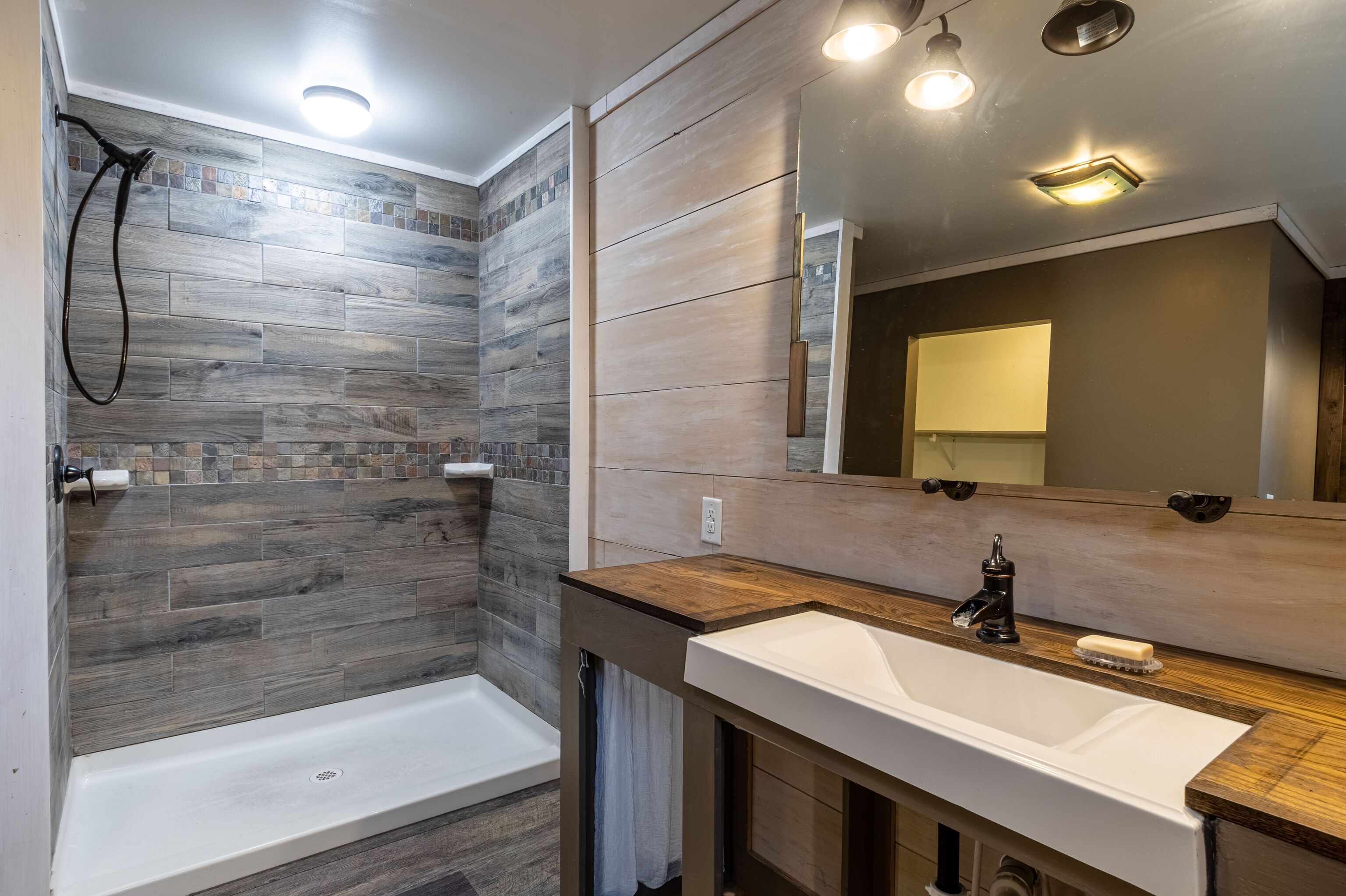 700 South Main Street Summitville, IN 46070 - Photo 11 of 37