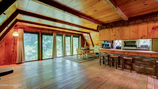 $299,999 | 824 County Road 106, Amsterdam, NY 12010