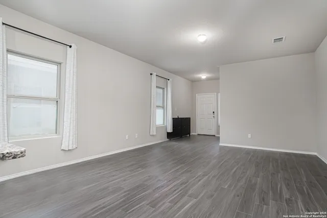 $350,000 | 5510 Daniel, St. Hedwig, TX 78152