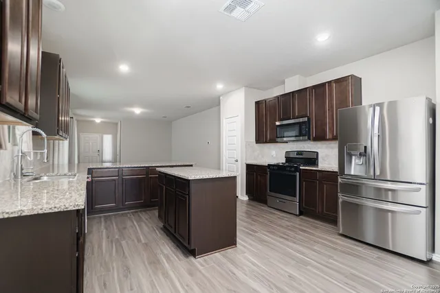 $350,000 | 5510 Daniel, St. Hedwig, TX 78152