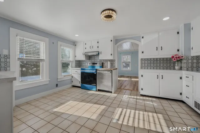 $2,200 | 125 Spithead Road, Waterford, CT 06385