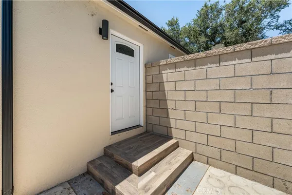 $2,200 | 6290 California Avenue, Unit C, Long Beach, CA 90805