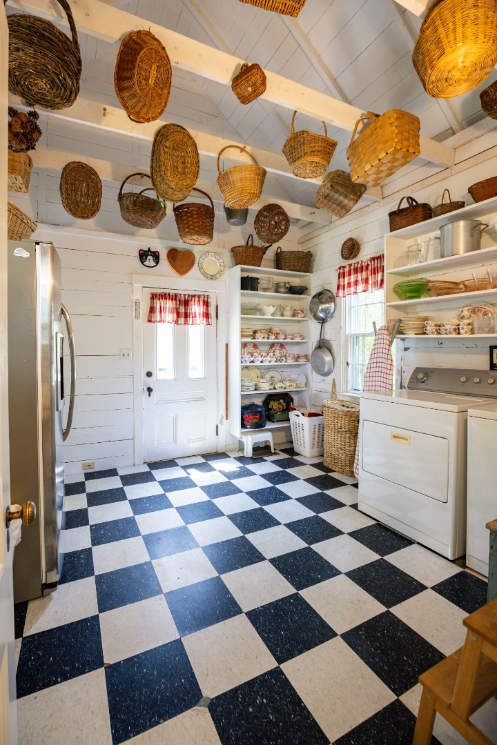 70 Spring Street Vineyard Haven, MA 02568 - Photo 27 of 67