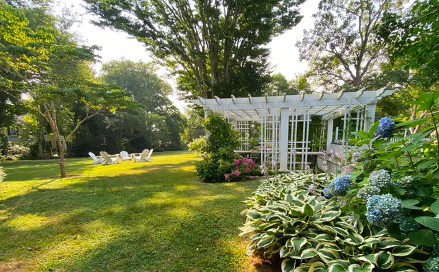$2,300,000 | 70 Spring Street, Vineyard Haven, MA 02568