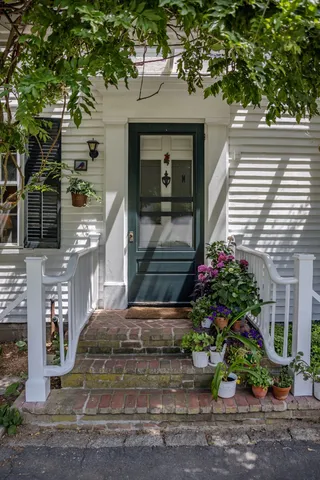 $2,300,000 | 70 Spring Street, Vineyard Haven, MA 02568