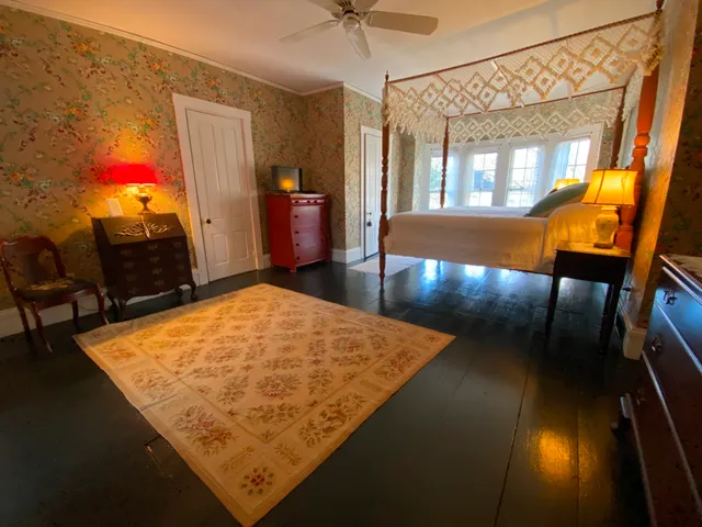 $2,300,000 | 70 Spring Street, Vineyard Haven, MA 02568