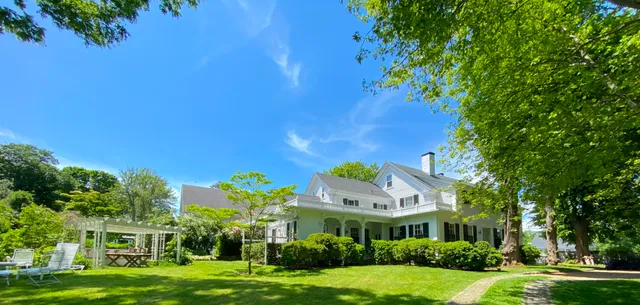 $2,300,000 | 70 Spring Street, Vineyard Haven, MA 02568
