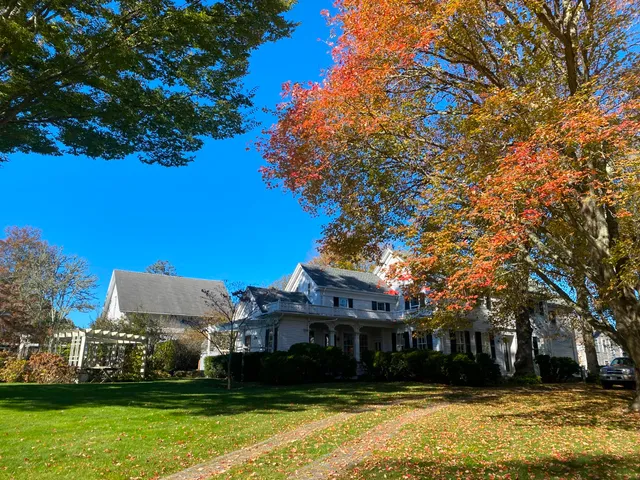 $2,300,000 | 70 Spring Street, Vineyard Haven, MA 02568