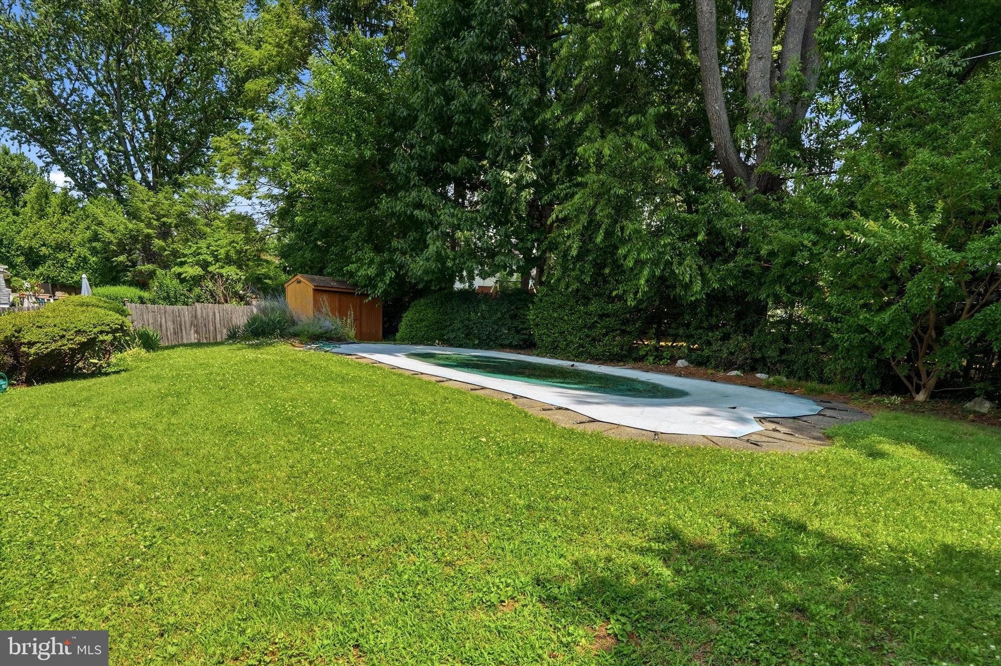 627 Meadow Road Huntingdon Valley, PA 19006 - Photo 4 of 34