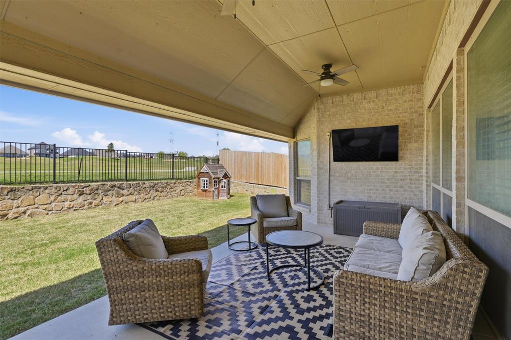 7224 Prestwick Terrace Benbrook, TX 76126 - Photo 6 of 26 a balcony with furniture