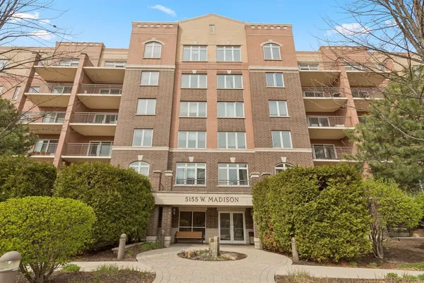 $325,000 | 5155 Madison Street, Unit 3208, Skokie, IL 60077