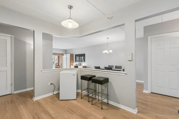 $325,000 | 5155 Madison Street, Unit 3208, Skokie, IL 60077