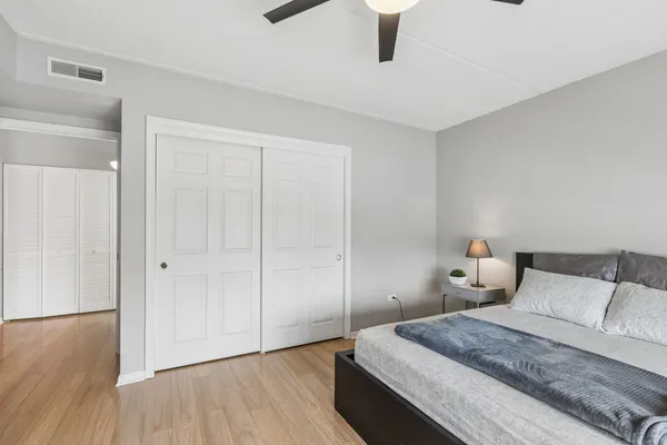 $325,000 | 5155 Madison Street, Unit 3208, Skokie, IL 60077