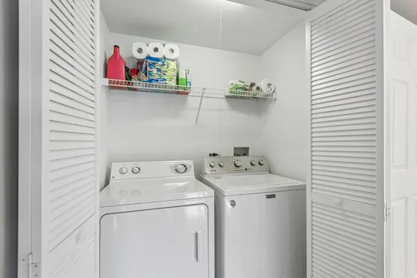 $325,000 | 5155 Madison Street, Unit 3208, Skokie, IL 60077