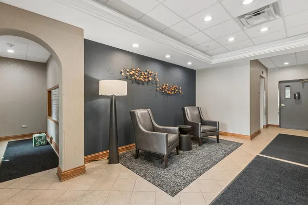 $325,000 | 5155 Madison Street, Unit 3208, Skokie, IL 60077