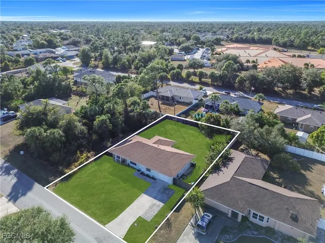 an aerial view of tennis court