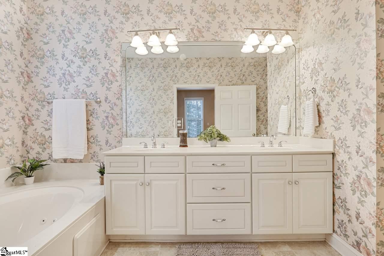 4012 Pennington Road Greer, SC 29651 - Photo 9 of 32