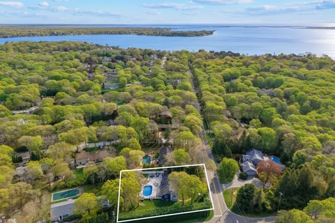 $1,695,000 | 18 Squires Avenue, East Quogue, NY 11946
