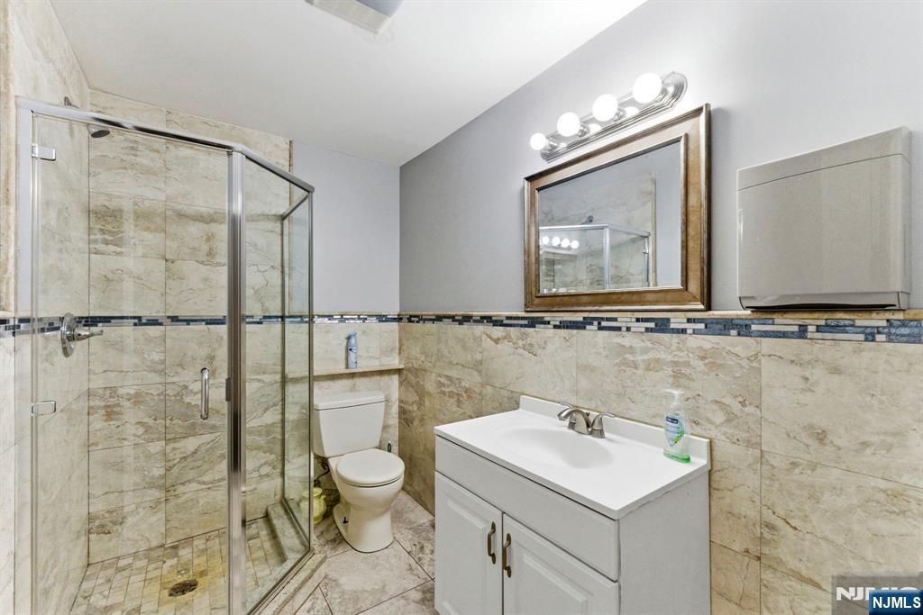 735 Linwood Avenue Ridgewood, NJ 07450 - Photo 23 of 46