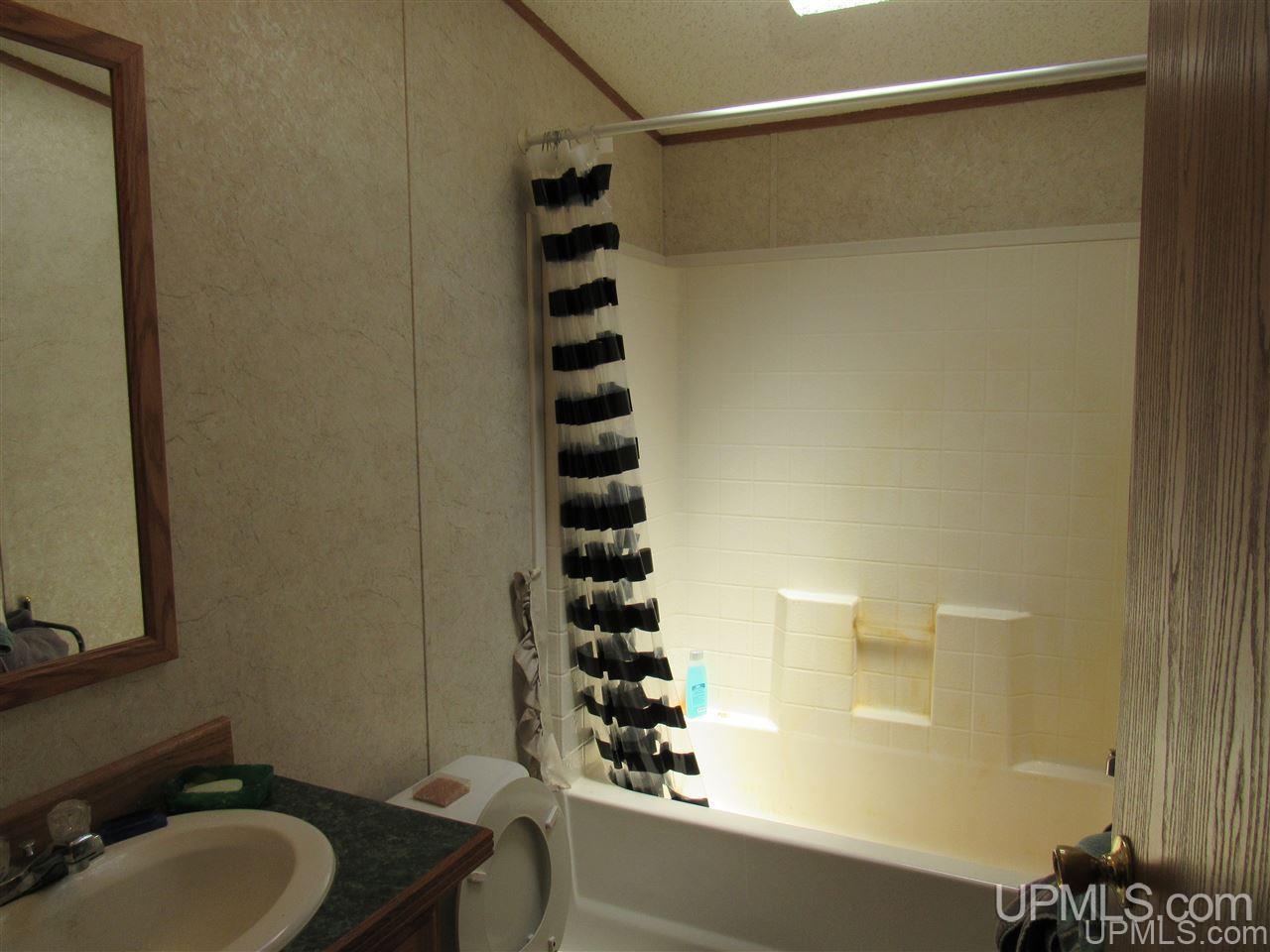 W16487 Mcconnell Road Curtis, MI 49820 - Photo 11 of 37