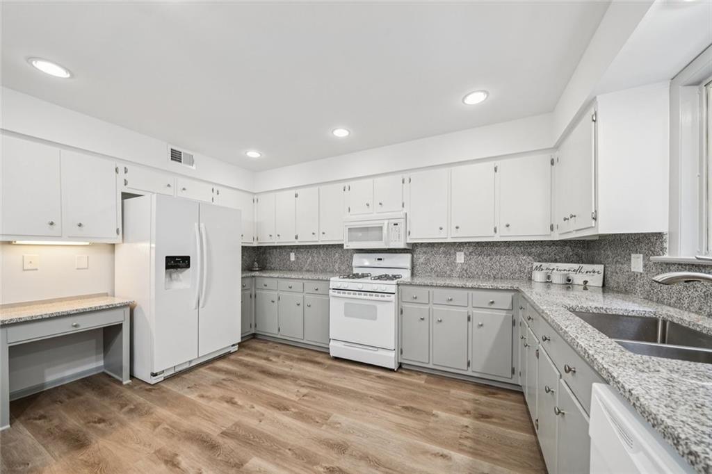 230 Lakeview Ridge East Roswell, GA 30076 - Photo 18 of 70