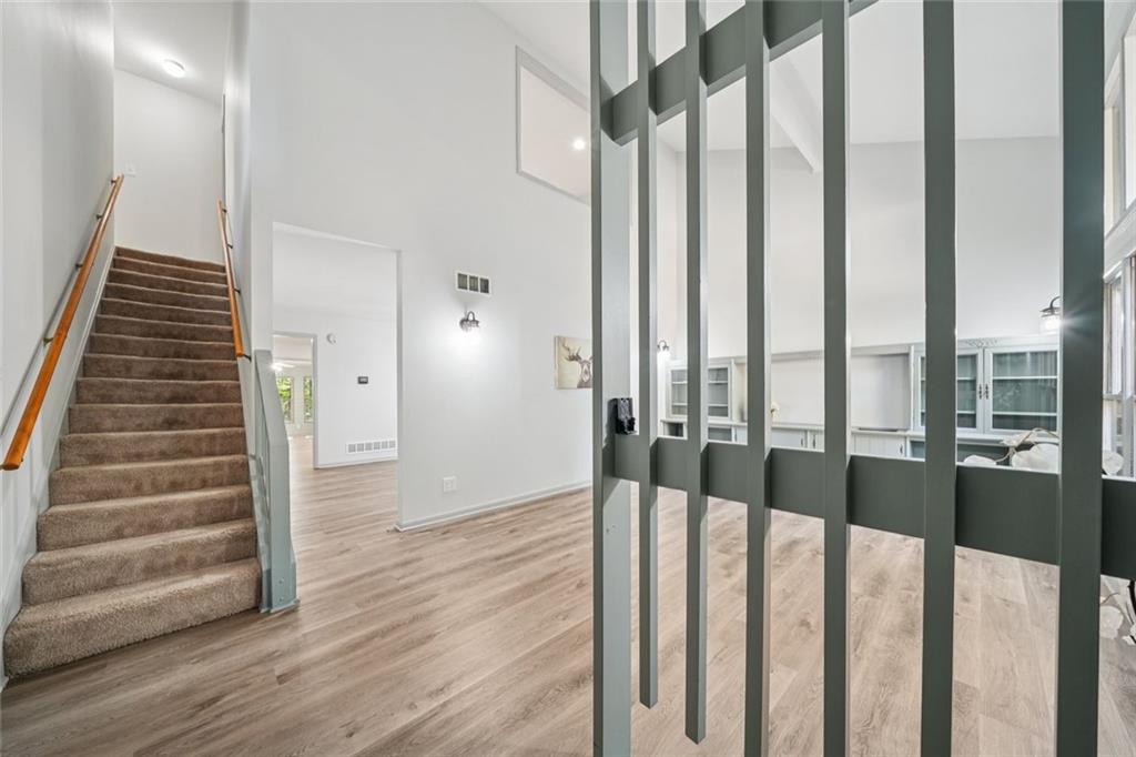 230 Lakeview Ridge East Roswell, GA 30076 - Photo 2 of 70