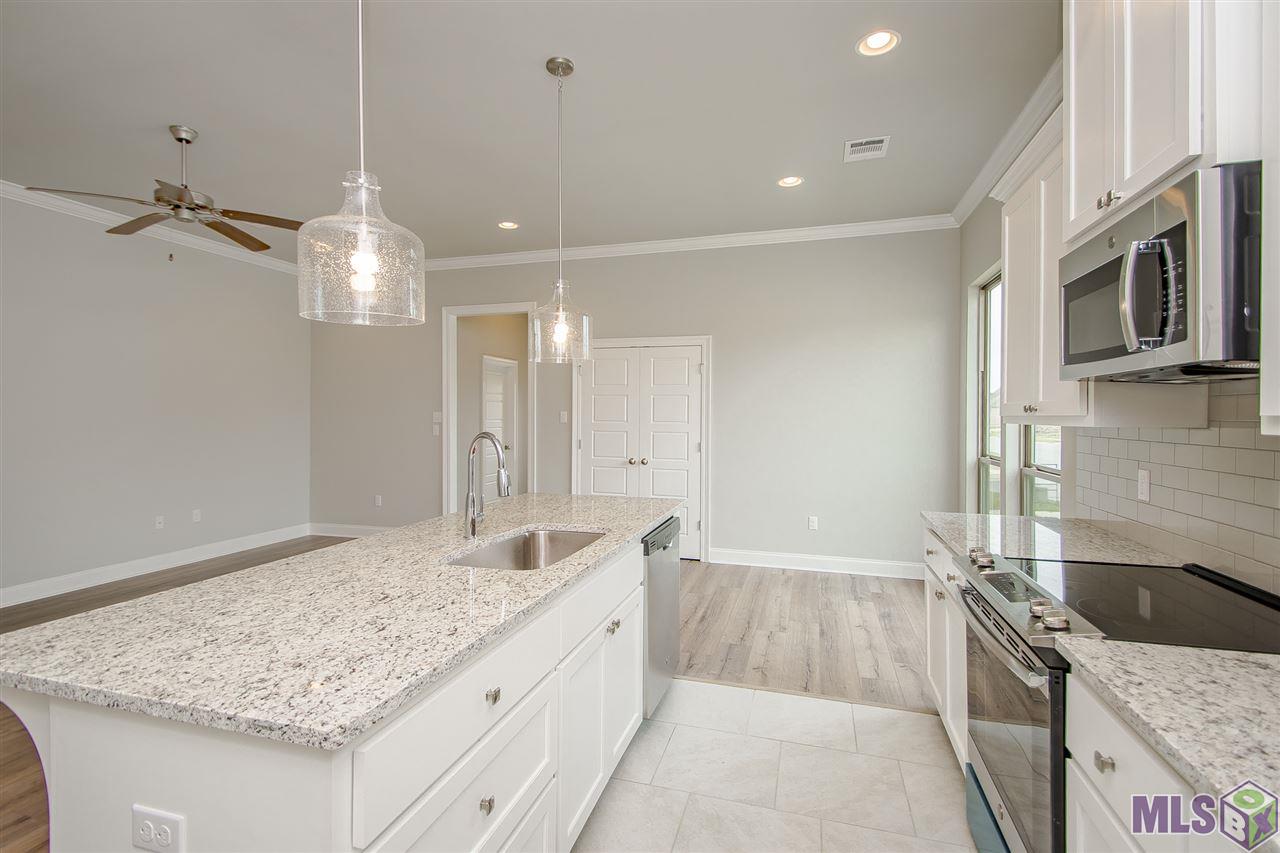 1427 Pelican Club Drive Baton Rouge, LA 70820 - Photo 3 of 23