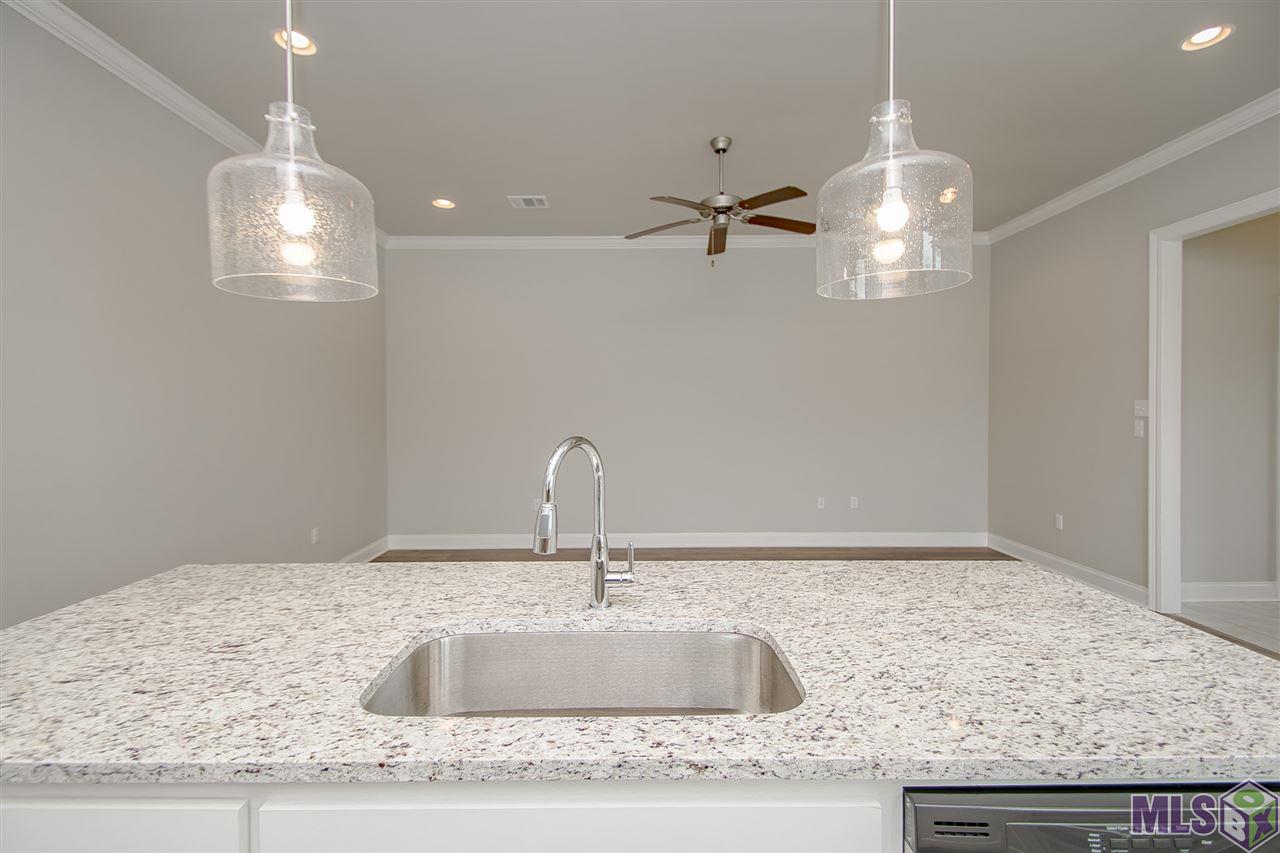 1427 Pelican Club Drive Baton Rouge, LA 70820 - Photo 4 of 23