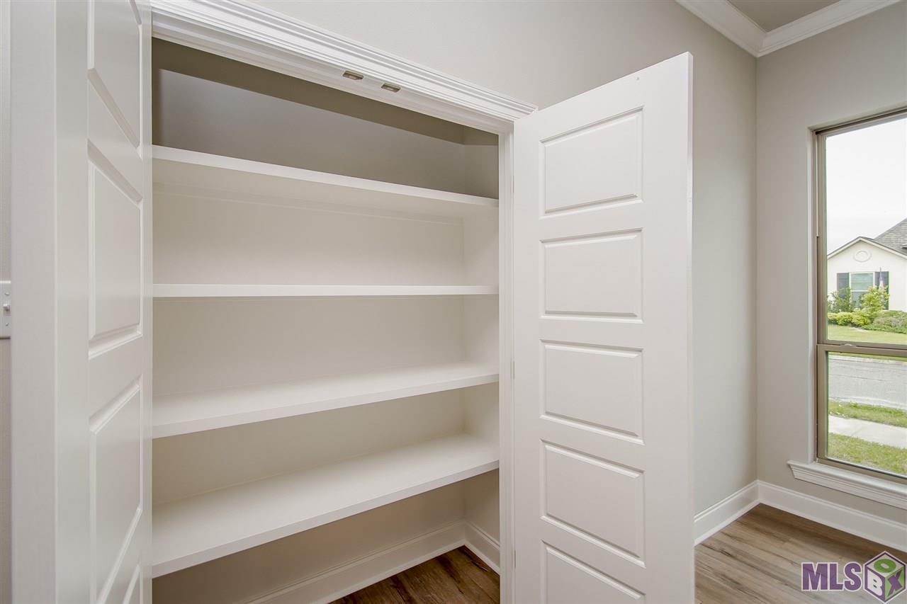 1427 Pelican Club Drive Baton Rouge, LA 70820 - Photo 5 of 23