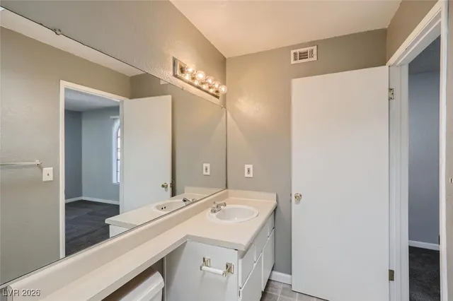 $1,100 | 2977 Juniper Hills Boulevard, Unit 202, Las Vegas, NV 89142