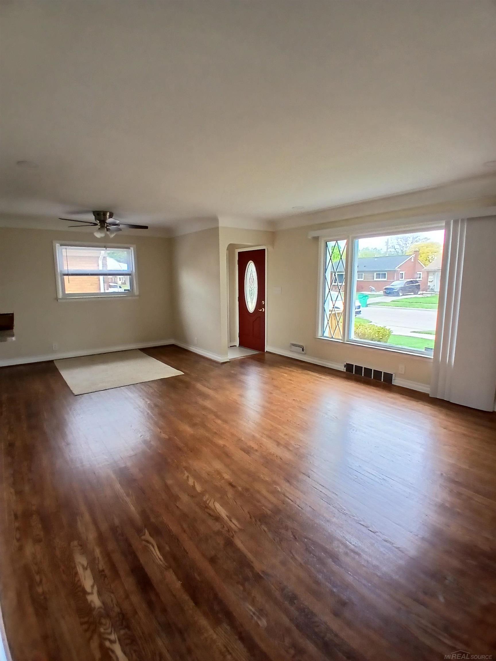24675 Ridgecroft Avenue Eastpointe, MI 48021 - Photo 8 of 31