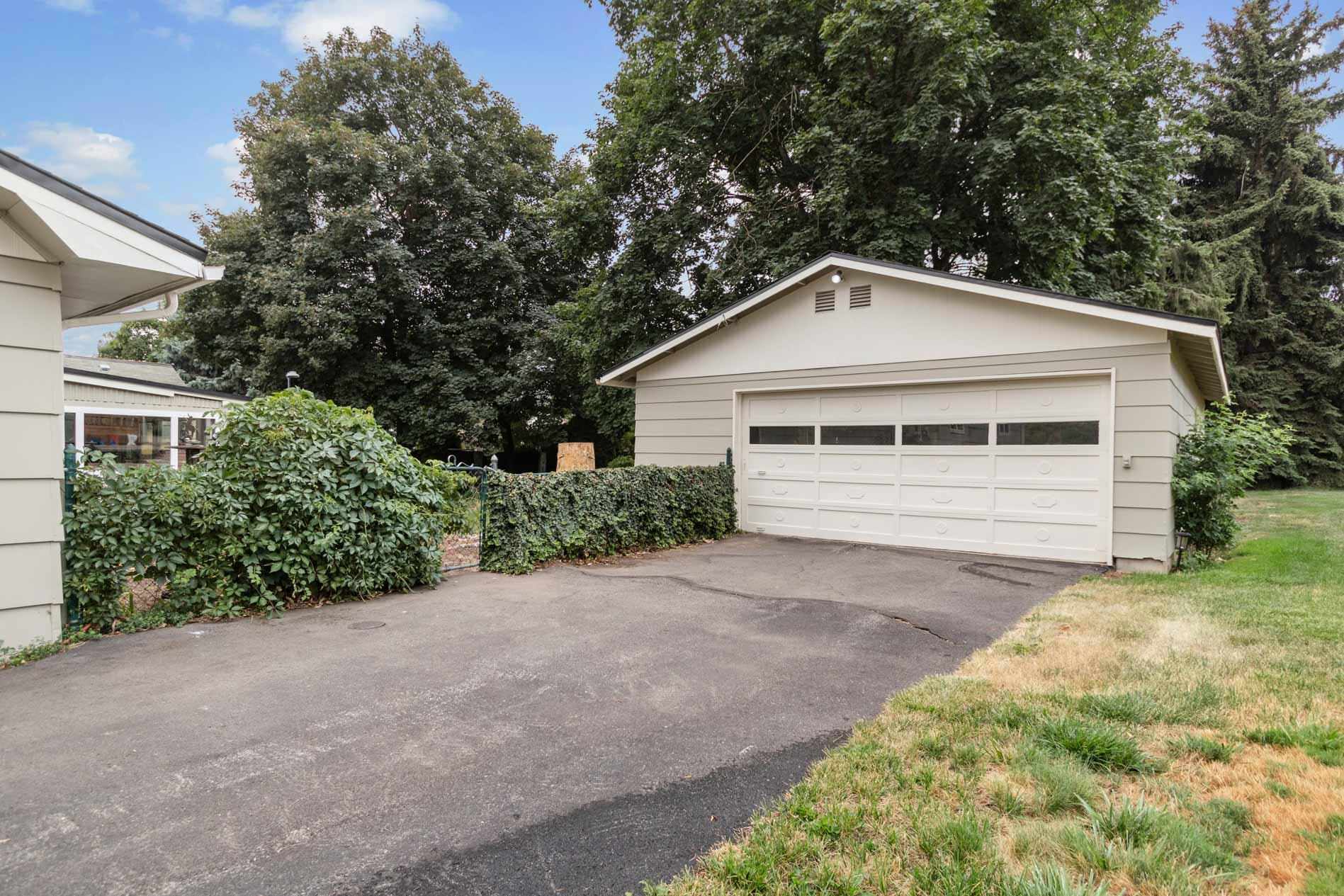 4203 North Willow Road Spokane, WA 99206 - Photo 3 of 28