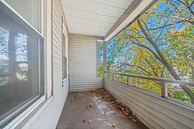 a view of a pathway of a house