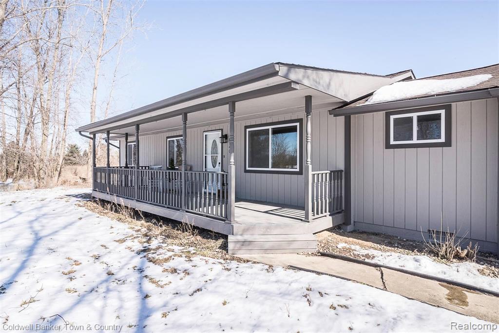 8140 Oak Grove Road Howell, MI 48855 - Photo 4 of 37