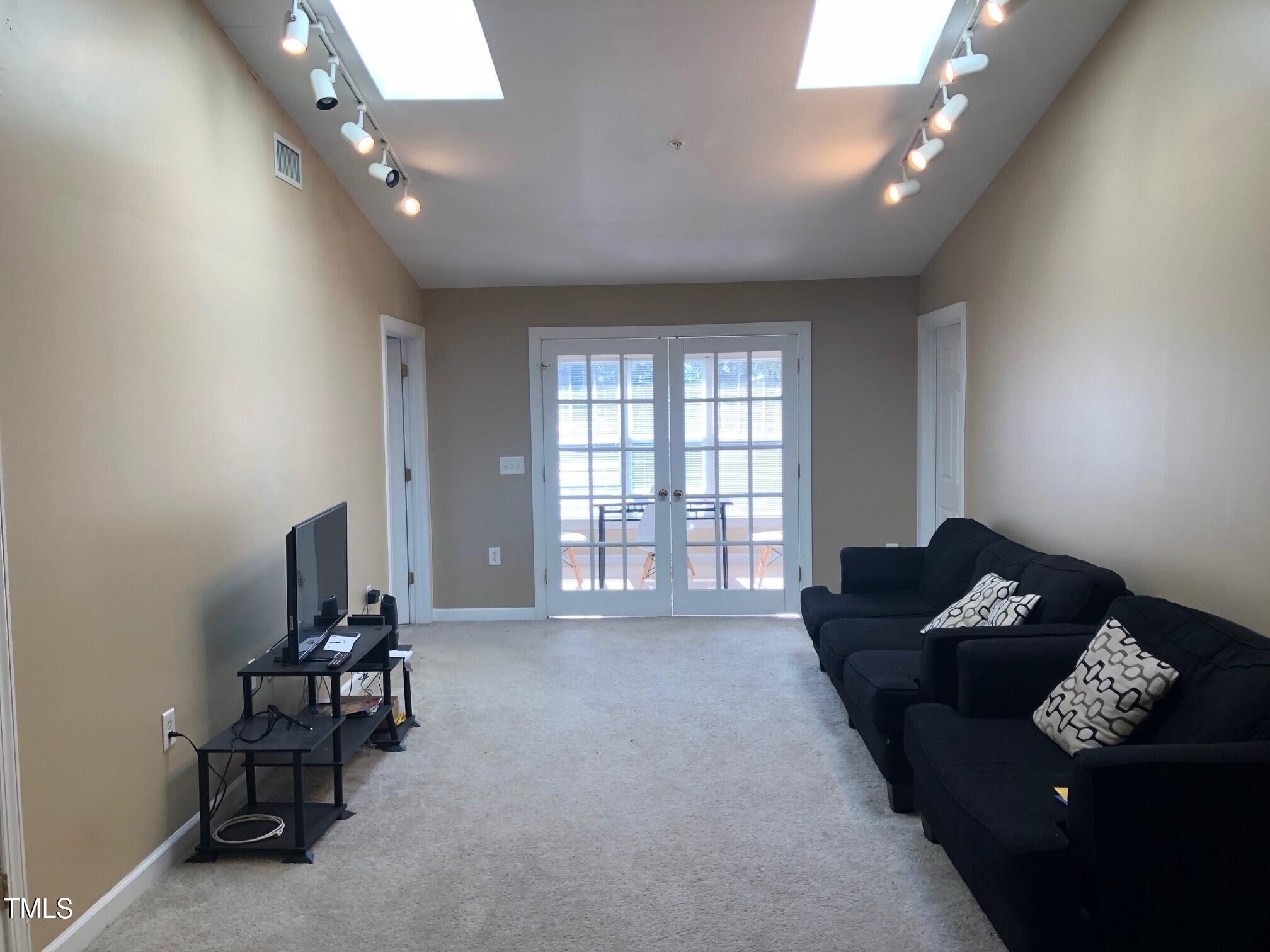 929 Morreene Road, Unit B34 Durham, NC 27705 - Photo 4 of 10 B-34 Living 1